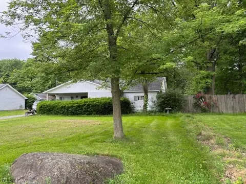 2144 N River Rd NE, Warren, OH 44483