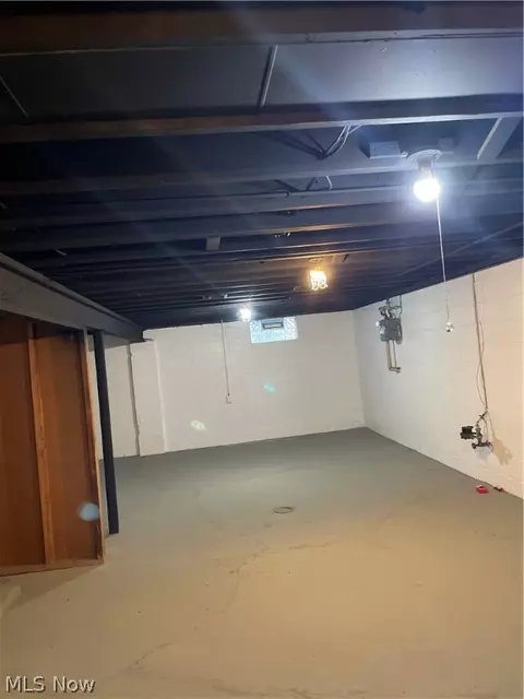 535 Geneva Ave, Struthers, OH 44471 photo 3