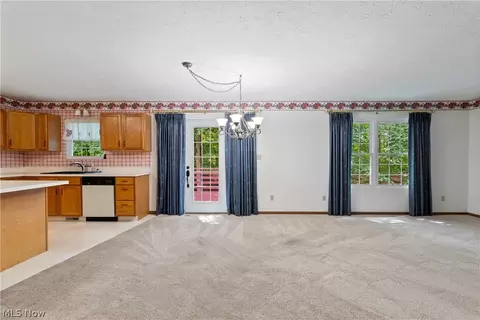 560 Wolf Ave, Wadsworth, OH 44281 photo 11