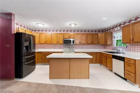 560 Wolf Ave, Wadsworth, OH 44281 photo 12