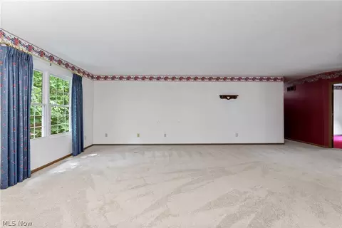 560 Wolf Ave, Wadsworth, OH 44281 photo 9
