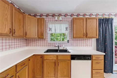 560 Wolf Ave, Wadsworth, OH 44281 photo 14