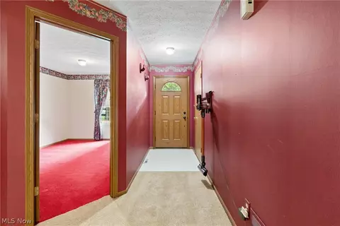 560 Wolf Ave, Wadsworth, OH 44281 photo 6