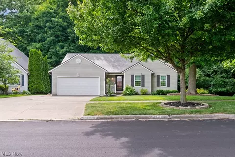 560 Wolf Ave, Wadsworth, OH 44281