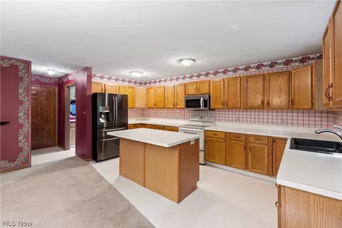 560 Wolf Ave, Wadsworth, OH 44281 photo 13