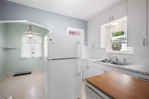 294 E 211 St, Euclid, OH 44123 photo 12