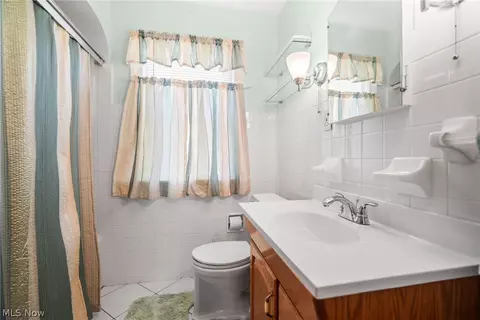 294 E 211 St, Euclid, OH 44123 photo 22