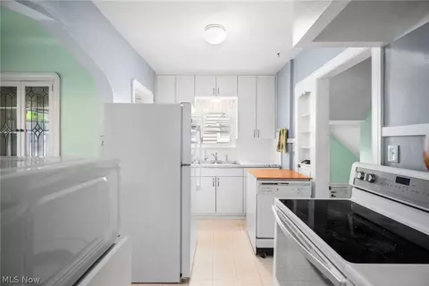 294 E 211 St, Euclid, OH 44123 photo 9