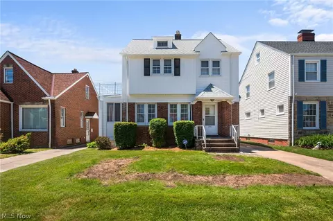 294 E 211 St, Euclid, OH 44123