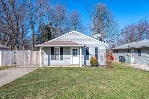 120 Warden Ave, Elyria, OH 44035