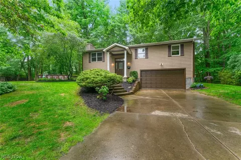 1229 Shawnee Trl, Youngstown, OH 44511