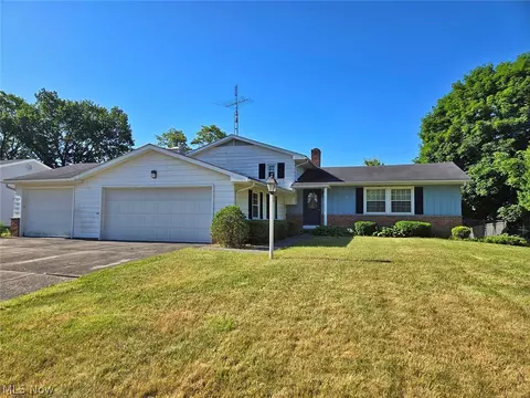 4060 Aleesa Dr SE, Warren, OH 44484