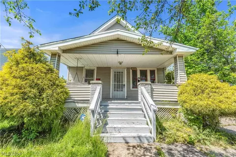 19901 Pawnee Ave, Cleveland, OH 44119