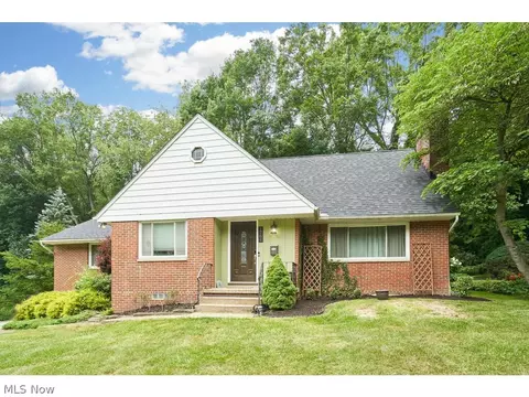1764 Calvert Dr, Cuyahoga Falls, OH 44223