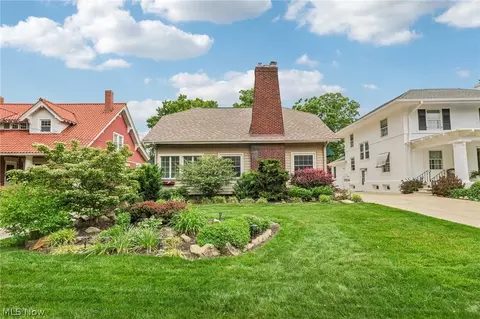13936 Clifton Blvd, Lakewood, OH 44107