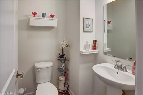 648 Diagonal Rd, Akron, OH 44320 photo 10