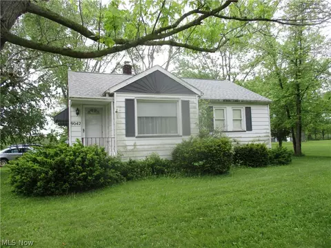 9042 State Route 224, Deerfield, OH 44411