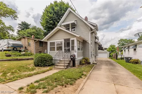 393 Celtic St, Akron, OH 44314
