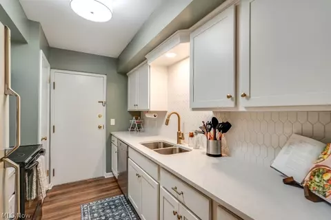 Kitchen - 80 Devon Ln #102, Akron, OH 44313 photo 1 of 6