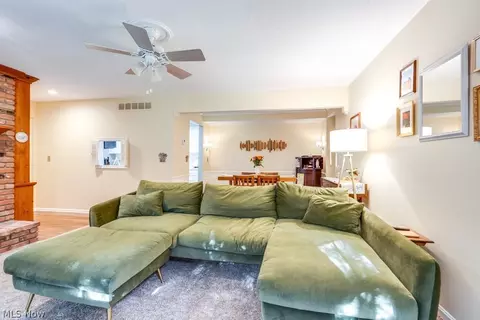 Living - 80 Devon Ln #102, Akron, OH 44313 photo 5 of 5