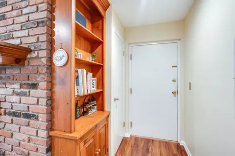 Entry Way - 80 Devon Ln #102, Akron, OH 44313 photo 1 of 3