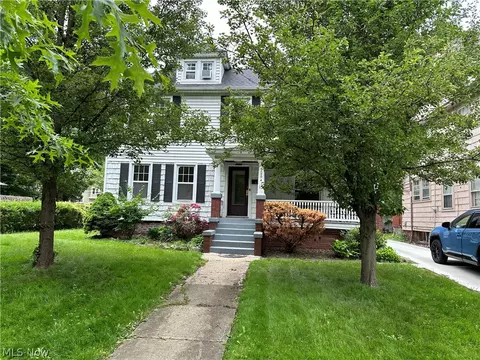 2994 Euclid Heights Blvd, Cleveland Heights, OH 44118