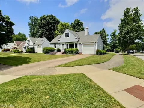 4857 Ridgebury Blvd, Lyndhurst, OH 44124
