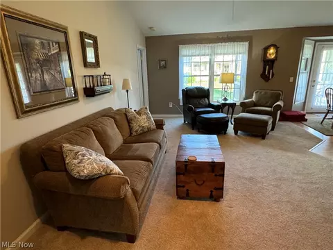 704 Parkview Dr, Dover, OH 44622 photo 11