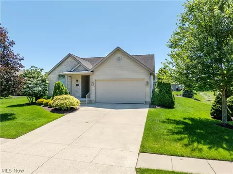 704 Parkview Dr, Dover, OH 44622