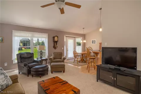 704 Parkview Dr, Dover, OH 44622 photo 12