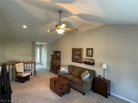 704 Parkview Dr, Dover, OH 44622 photo 8