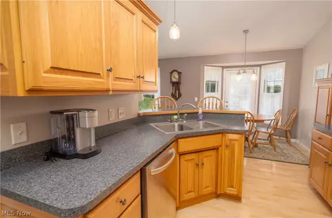 704 Parkview Dr, Dover, OH 44622 photo 16