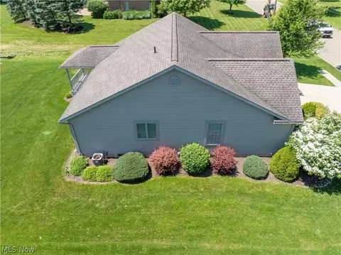 704 Parkview Dr, Dover, OH 44622 photo 5