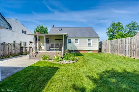 Exterior - 1525 Maple St, Wickliffe, OH 44092 photo 6 of 11