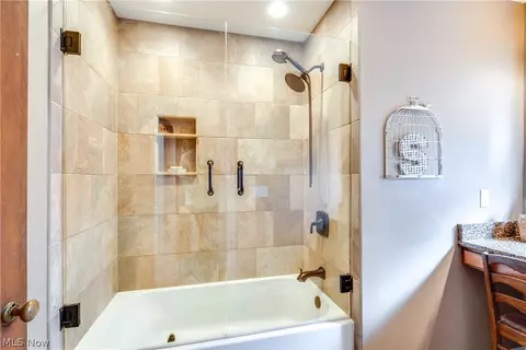 Bath - 1525 Maple St, Wickliffe, OH 44092 photo 2 of 3