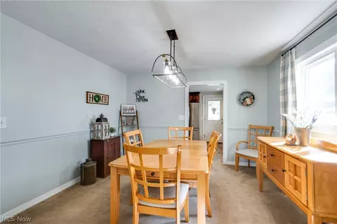 Dining - 1525 Maple St, Wickliffe, OH 44092 photo 4 of 5