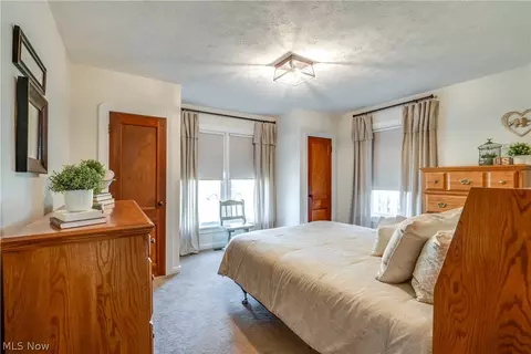 Bedroom - 1525 Maple St, Wickliffe, OH 44092 photo 1 of 8
