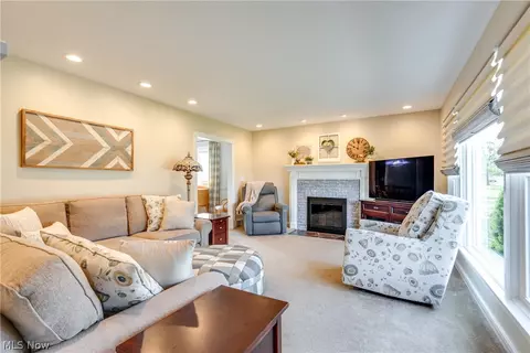 Living - 1525 Maple St, Wickliffe, OH 44092 photo 1 of 3