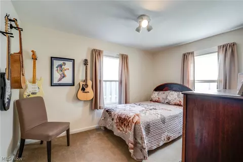 Bedroom - 1525 Maple St, Wickliffe, OH 44092 photo 3 of 8