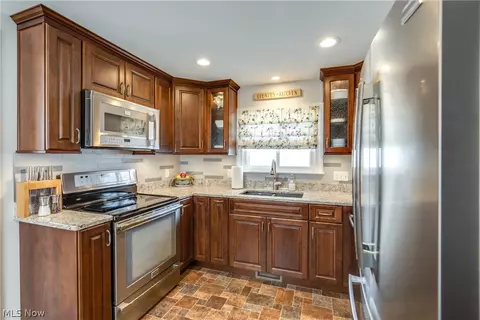 Kitchen - 1525 Maple St, Wickliffe, OH 44092 photo 1 of 4