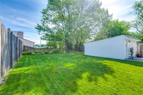 Exterior - 1525 Maple St, Wickliffe, OH 44092 photo 8 of 11