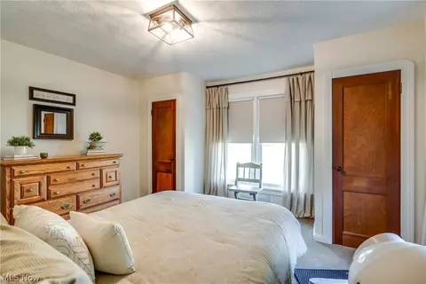 Bedroom - 1525 Maple St, Wickliffe, OH 44092 photo 2 of 8