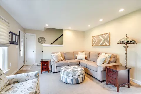 Living - 1525 Maple St, Wickliffe, OH 44092 photo 2 of 3
