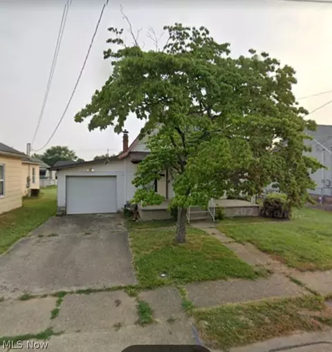 907 27th St, Vienna, WV 26105