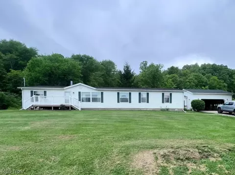 5505 Center Rd, Philo, OH 43771
