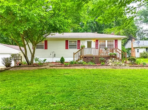 1430 Slagle Dr, Akron, OH 44312