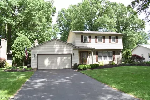 5671 Sharon Dr, Boardman, OH 44512