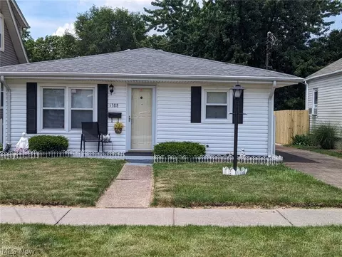 1388 Nichols Ave, Lorain, OH 44053