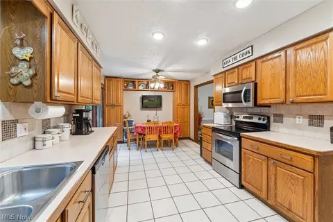 2858 Progress Park Dr, Stow, OH 44224 photo 7