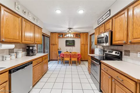 2858 Progress Park Dr, Stow, OH 44224 photo 8